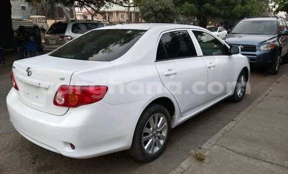 Sayi Na hannu Toyota Corolla White Mota in Accra a Greater Accra Sayi Na hannu Toyota Corolla White Mota in Accra a Greater Accra