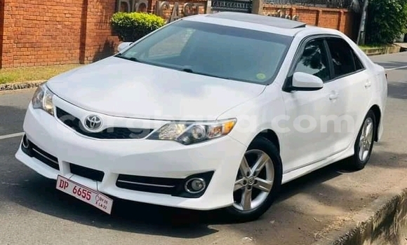 Buy Used Toyota Camry White Car in Accra in Greater Accra