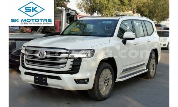 Buy Import Toyota Land Cruiser White Car in Import - Dubai in Ashanti Buy Import Toyota Land Cruiser White Car in Import - Dubai in Ashanti