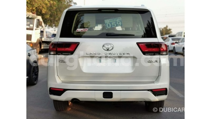 Big with watermark toyota land cruiser ashanti import dubai 41200