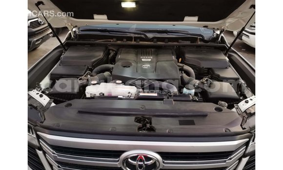 Buy Import Toyota Land Cruiser White Car in Import - Dubai in Ashanti Buy Import Toyota Land Cruiser White Car in Import - Dubai in Ashanti