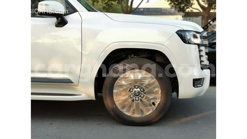 Big with watermark toyota land cruiser ashanti import dubai 41200