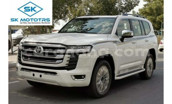 Buy Import Toyota Land Cruiser White Car in Import - Dubai in Ashanti Buy Import Toyota Land Cruiser White Car in Import - Dubai in Ashanti