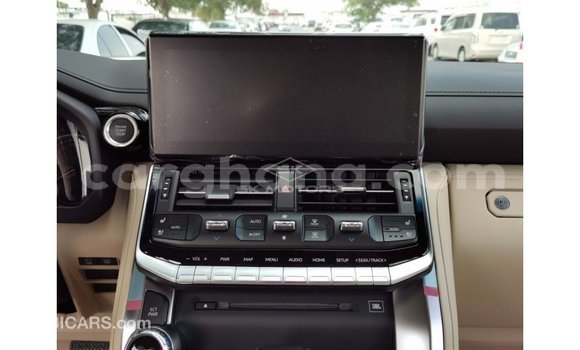 Buy Import Toyota Land Cruiser White Car in Import - Dubai in Ashanti Buy Import Toyota Land Cruiser White Car in Import - Dubai in Ashanti