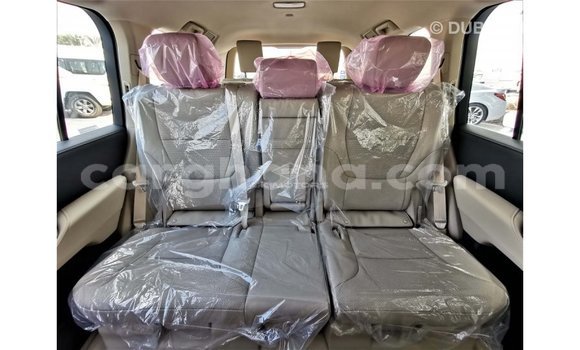 Buy Import Toyota Land Cruiser White Car in Import - Dubai in Ashanti Buy Import Toyota Land Cruiser White Car in Import - Dubai in Ashanti