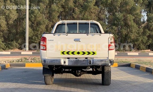 Ra Imported Mitsubishi L200 funfun Ọkọ̀ in Import - Dubai ni Ashanti Ra Imported Mitsubishi L200 funfun Ọkọ̀ in Import - Dubai ni Ashanti