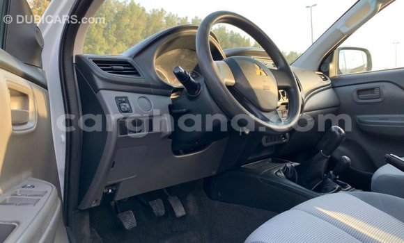Ra Imported Mitsubishi L200 funfun Ọkọ̀ in Import - Dubai ni Ashanti Ra Imported Mitsubishi L200 funfun Ọkọ̀ in Import - Dubai ni Ashanti