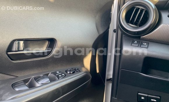 Ra Imported Nissan Evalia funfun Ọkọ̀ akẹ́rù ńlá in Import - Dubai ni Ashanti Ra Imported Nissan Evalia funfun Ọkọ̀ akẹ́rù ńlá in Import - Dubai ni Ashanti