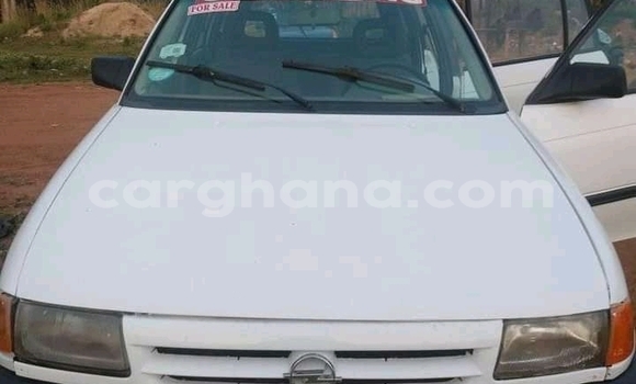Buy Used Opel Astra White Car in Accra in Greater Accra Buy Used Opel Astra White Car in Accra in Greater Accra