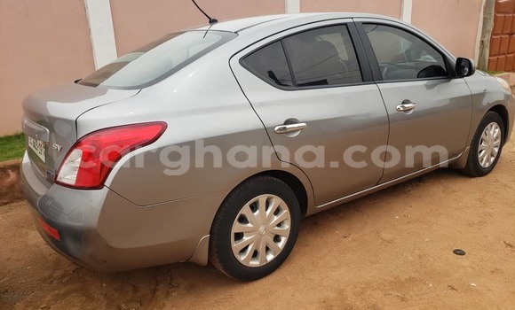 Sayi Na hannu Nissan Versa Azurfa Mota in Adenta a Greater Accra Sayi Na hannu Nissan Versa Azurfa Mota in Adenta a Greater Accra