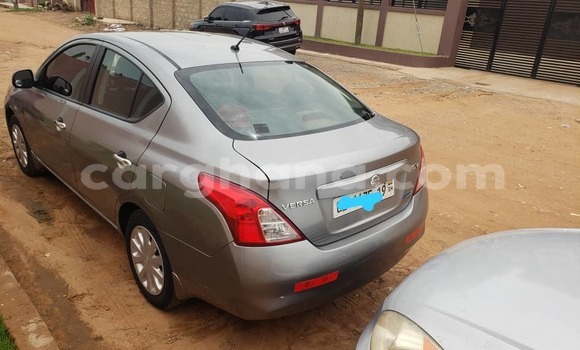 Sayi Na hannu Nissan Versa Azurfa Mota in Adenta a Greater Accra Sayi Na hannu Nissan Versa Azurfa Mota in Adenta a Greater Accra