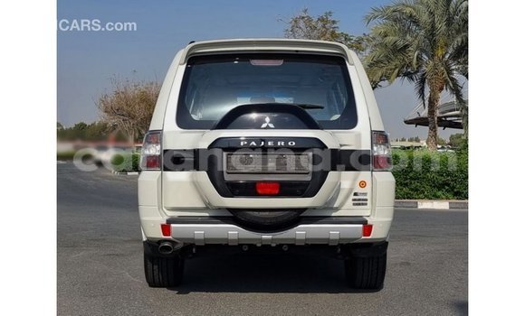 Sayi Imported Mitsubishi Pajero White Mota in Import - Dubai a Ashanti Sayi Imported Mitsubishi Pajero White Mota in Import - Dubai a Ashanti