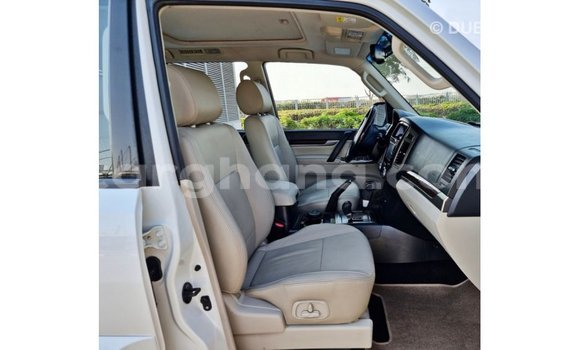 Sayi Imported Mitsubishi Pajero White Mota in Import - Dubai a Ashanti Sayi Imported Mitsubishi Pajero White Mota in Import - Dubai a Ashanti