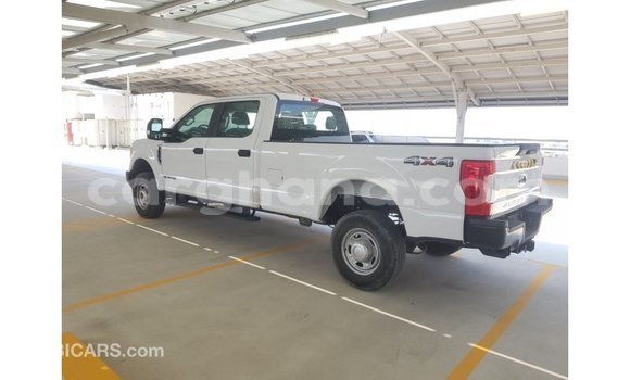 Ra Imported Ford Club Wagon funfun Ọkọ̀ in Import - Dubai ni Ashanti Ra Imported Ford Club Wagon funfun Ọkọ̀ in Import - Dubai ni Ashanti