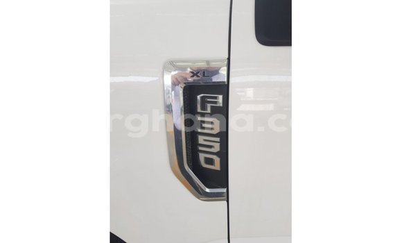 Ra Imported Ford Club Wagon funfun Ọkọ̀ in Import - Dubai ni Ashanti Ra Imported Ford Club Wagon funfun Ọkọ̀ in Import - Dubai ni Ashanti