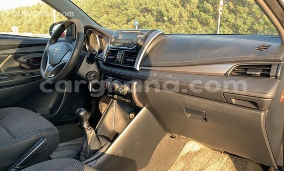 Ra Imported Toyota Yaris funfun Ọkọ̀ in Import - Dubai ni Ashanti Ra Imported Toyota Yaris funfun Ọkọ̀ in Import - Dubai ni Ashanti