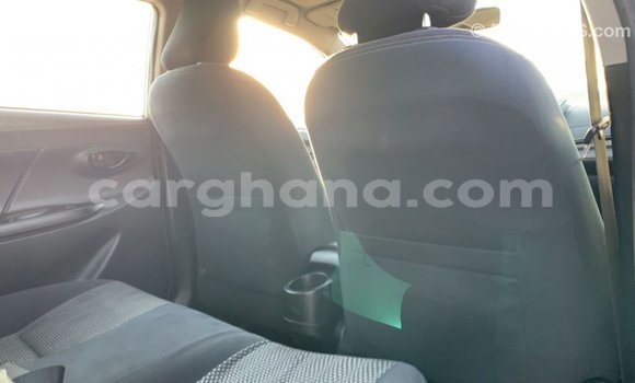 Ra Imported Toyota Yaris funfun Ọkọ̀ in Import - Dubai ni Ashanti Ra Imported Toyota Yaris funfun Ọkọ̀ in Import - Dubai ni Ashanti