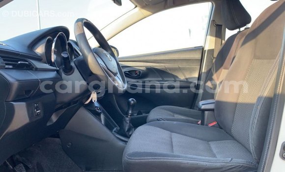 Ra Imported Toyota Yaris funfun Ọkọ̀ in Import - Dubai ni Ashanti Ra Imported Toyota Yaris funfun Ọkọ̀ in Import - Dubai ni Ashanti