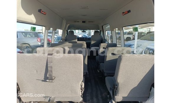 Buy Import Nissan Urvan White Car in Import - Dubai in Ashanti Buy Import Nissan Urvan White Car in Import - Dubai in Ashanti