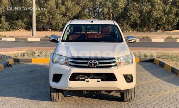 Ra Imported Toyota Hilux funfun Ọkọ̀ in Import - Dubai ni Ashanti Ra Imported Toyota Hilux funfun Ọkọ̀ in Import - Dubai ni Ashanti
