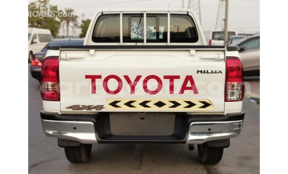 Ra Imported Toyota Hilux funfun Ọkọ̀ in Import - Dubai ni Ashanti Ra Imported Toyota Hilux funfun Ọkọ̀ in Import - Dubai ni Ashanti