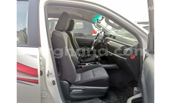 Ra Imported Toyota Hilux funfun Ọkọ̀ in Import - Dubai ni Ashanti Ra Imported Toyota Hilux funfun Ọkọ̀ in Import - Dubai ni Ashanti