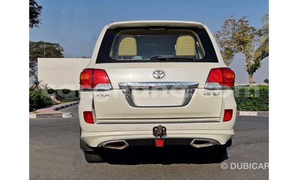 Ra Imported Toyota Land Cruiser funfun Ọkọ̀ in Import - Dubai ni Ashanti Ra Imported Toyota Land Cruiser funfun Ọkọ̀ in Import - Dubai ni Ashanti