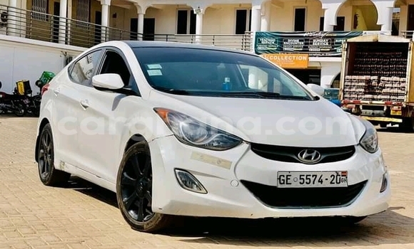 Ra Àlòkù Hyundai Elantra funfun Ọkọ̀ in Accra ni Greater Accra