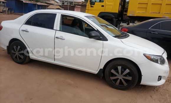 Sayi Na hannu Toyota Corolla White Mota in Accra a Greater Accra Sayi Na hannu Toyota Corolla White Mota in Accra a Greater Accra
