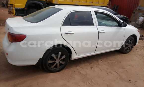 Sayi Na hannu Toyota Corolla White Mota in Accra a Greater Accra Sayi Na hannu Toyota Corolla White Mota in Accra a Greater Accra