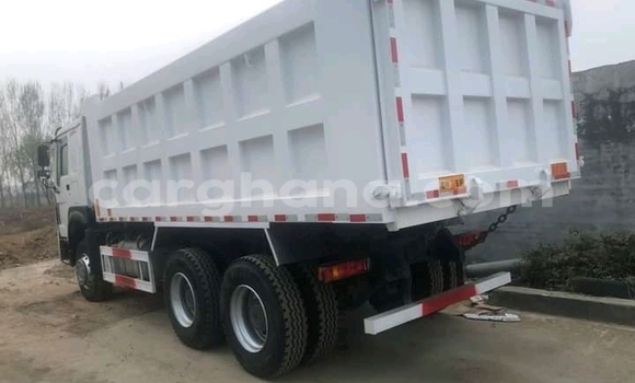 Ra Àlòkù Howo Sinotruck funfun Ọkọ̀ akẹ́rù ńlá in Accra ni Greater Accra Ra Àlòkù Howo Sinotruck funfun Ọkọ̀ akẹ́rù ńlá in Accra ni Greater Accra