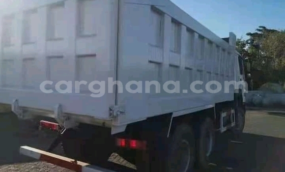 Ra Àlòkù Howo Sinotruck funfun Ọkọ̀ akẹ́rù ńlá in Accra ni Greater Accra Ra Àlòkù Howo Sinotruck funfun Ọkọ̀ akẹ́rù ńlá in Accra ni Greater Accra