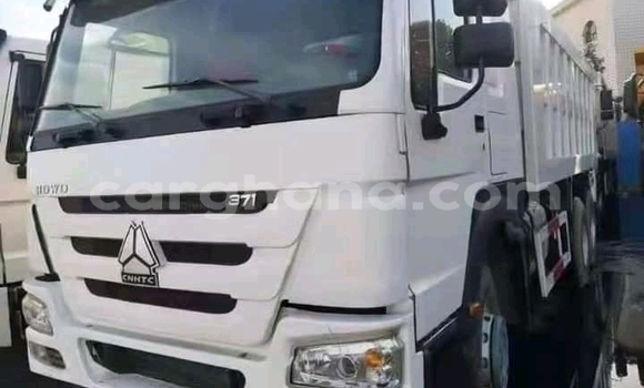 Ra Àlòkù Howo Sinotruck funfun Ọkọ̀ akẹ́rù ńlá in Accra ni Greater Accra Ra Àlòkù Howo Sinotruck funfun Ọkọ̀ akẹ́rù ńlá in Accra ni Greater Accra