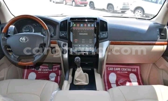 Buy Used Toyota Land Cruiser White Car in Accra in Greater Accra Buy Used Toyota Land Cruiser White Car in Accra in Greater Accra