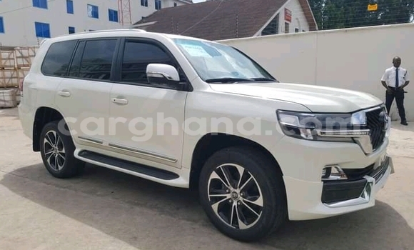 Buy Used Toyota Land Cruiser White Car in Accra in Greater Accra Buy Used Toyota Land Cruiser White Car in Accra in Greater Accra