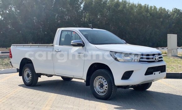 Sayi Imported Toyota Hilux White Mota in Import - Dubai a Ashanti Sayi Imported Toyota Hilux White Mota in Import - Dubai a Ashanti