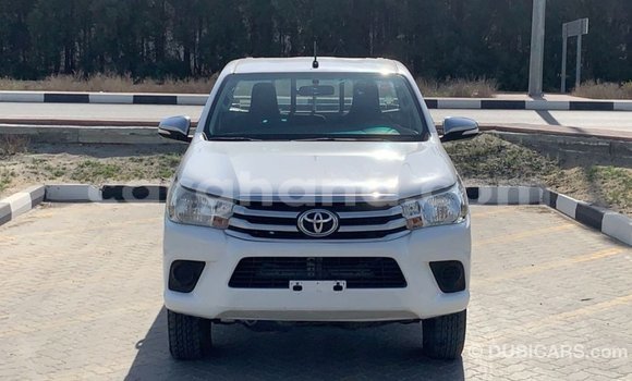 Sayi Imported Toyota Hilux White Mota in Import - Dubai a Ashanti Sayi Imported Toyota Hilux White Mota in Import - Dubai a Ashanti