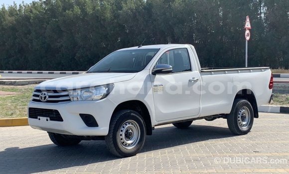 Sayi Imported Toyota Hilux White Mota in Import - Dubai a Ashanti Sayi Imported Toyota Hilux White Mota in Import - Dubai a Ashanti
