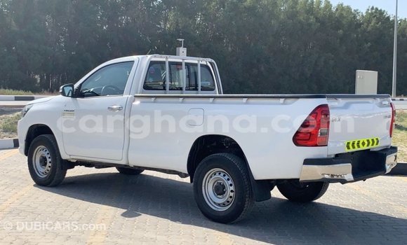 Sayi Imported Toyota Hilux White Mota in Import - Dubai a Ashanti Sayi Imported Toyota Hilux White Mota in Import - Dubai a Ashanti