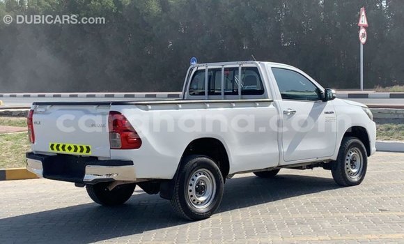 Sayi Imported Toyota Hilux White Mota in Import - Dubai a Ashanti Sayi Imported Toyota Hilux White Mota in Import - Dubai a Ashanti