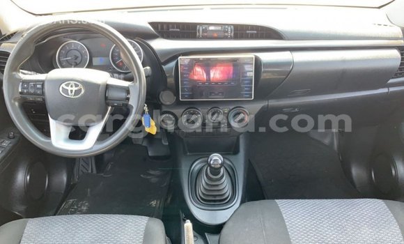 Sayi Imported Toyota Hilux White Mota in Import - Dubai a Ashanti Sayi Imported Toyota Hilux White Mota in Import - Dubai a Ashanti