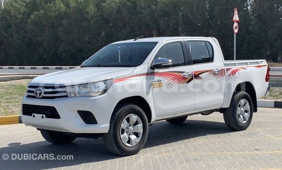 Ra Imported Toyota Hilux funfun Ọkọ̀ in Import - Dubai ni Ashanti Ra Imported Toyota Hilux funfun Ọkọ̀ in Import - Dubai ni Ashanti
