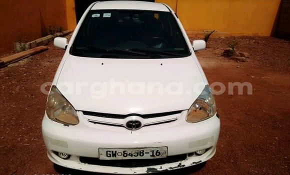 Sayi Na hannu Toyota Echo White Mota in Accra a Greater Accra Sayi Na hannu Toyota Echo White Mota in Accra a Greater Accra