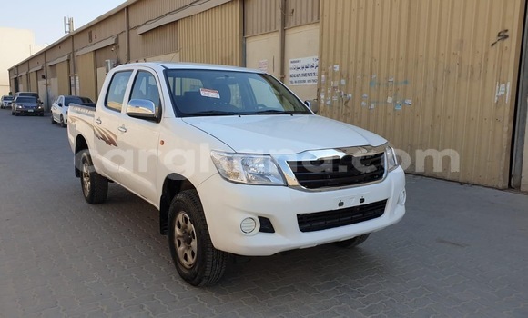 Buy Used Toyota Hilux White Car in Sekondi–Takoradi Metropolitan in Western
