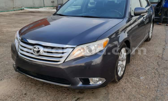 Sayi Na hannu Toyota Avalon Black Mota in Tema a Greater Accra