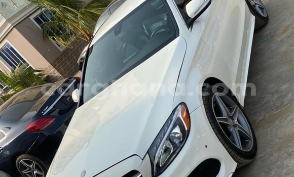 Sayi Na hannu Mercedes‒Benz C–Class White Mota in Tema a Greater Accra Sayi Na hannu Mercedes‒Benz C–Class White Mota in Tema a Greater Accra