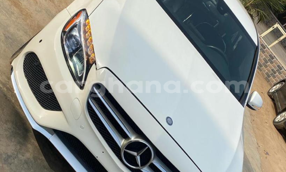 Sayi Na hannu Mercedes‒Benz C–Class White Mota in Tema a Greater Accra Sayi Na hannu Mercedes‒Benz C–Class White Mota in Tema a Greater Accra