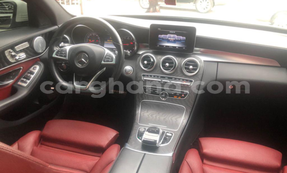 Sayi Na hannu Mercedes‒Benz C–Class White Mota in Tema a Greater Accra Sayi Na hannu Mercedes‒Benz C–Class White Mota in Tema a Greater Accra