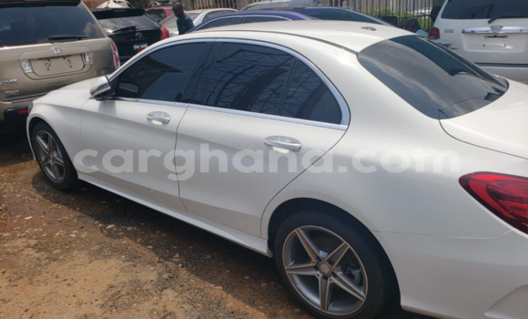 Sayi Na hannu Mercedes‒Benz C–Class White Mota in Tema a Greater Accra Sayi Na hannu Mercedes‒Benz C–Class White Mota in Tema a Greater Accra
