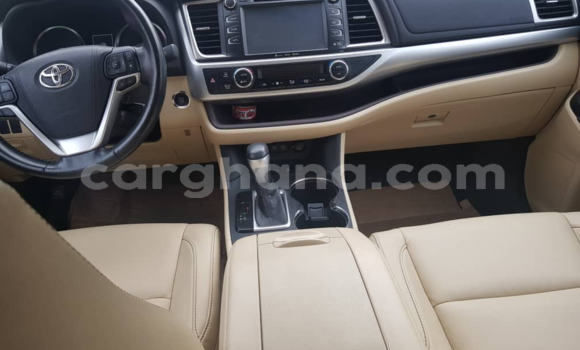 Buy Used Toyota Highlander White Car in Tema in Greater Accra Buy Used Toyota Highlander White Car in Tema in Greater Accra